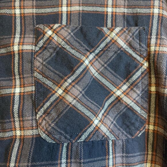 a.n.a A New Approach Women’s Large Plaid Flannel Button Shirt Navy Blue Brown - Picture 3 of 4